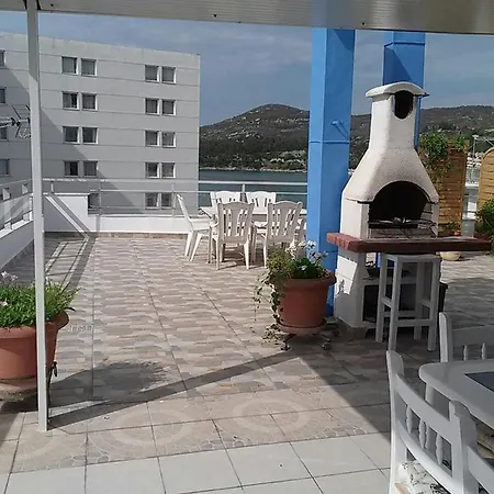 Roof Garden By The Sea *