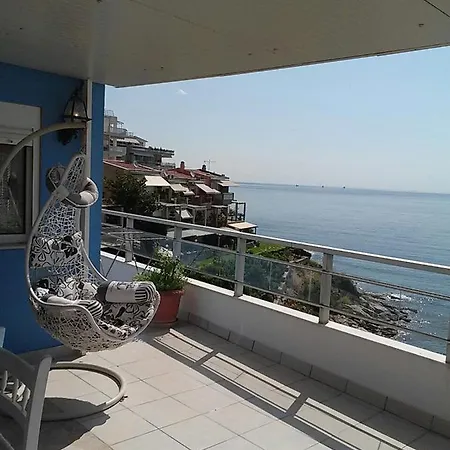 Roof Garden By The Sea Apartman
