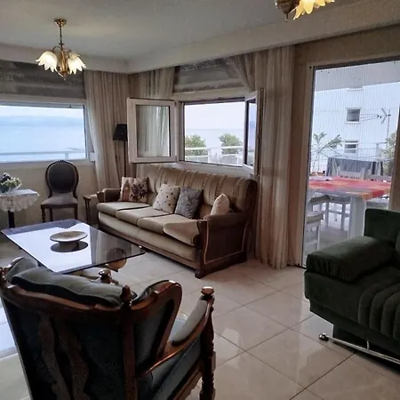 דירה Roof Garden By The Sea *