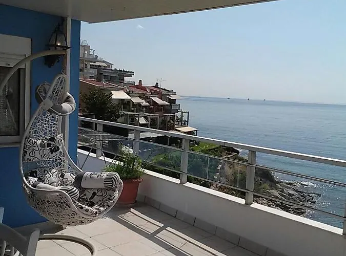 Roof Garden By The Sea דירה